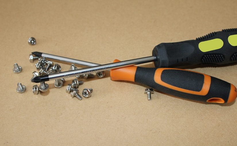 Jakie działania podjąć, kiedy lodówka nie chłodzi, a pralka przecieka? Praktyczny poradnik